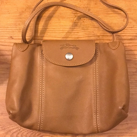 Longchamp Handbags - Longchamp Le Pliage Cuir Crossbody